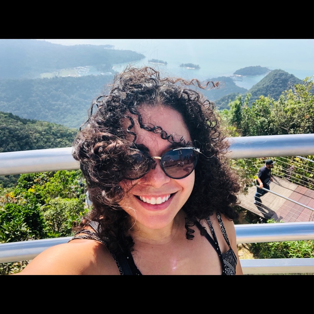 Meet your Posher, Jennisa